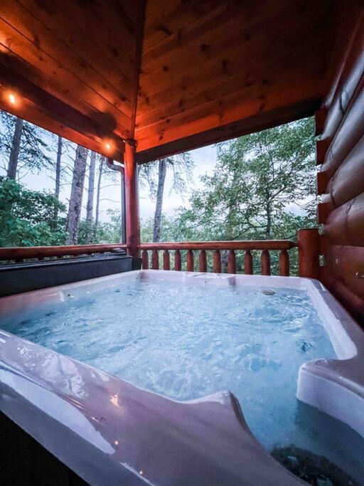 Indoor Heated Pool Hot Tub Cabin Sevierville Zewnętrze zdjęcie